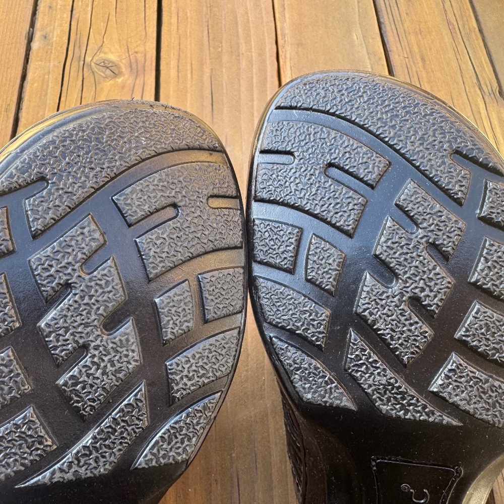 Boc Lua Brown Clogs - image 8